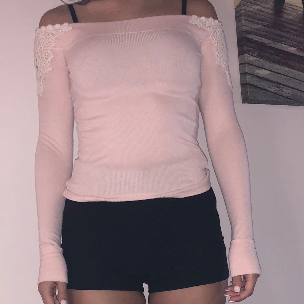 Hollister Pink Off the Shoulder Top Size Small